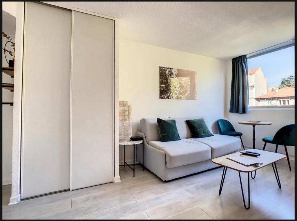 Studio Contemporain Avec Piscine Proche De La Mer Cannes Exteriér fotografie