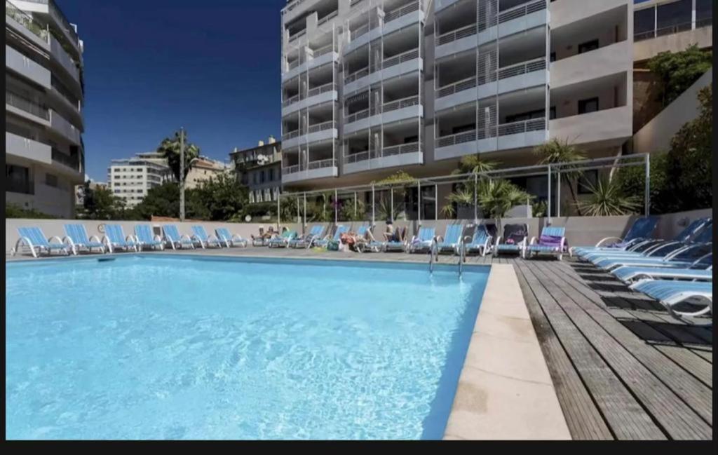 Studio Contemporain Avec Piscine Proche De La Mer Cannes Exteriér fotografie